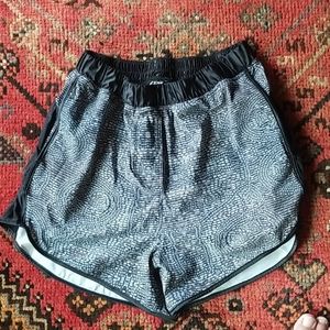 Lululemon Shorts sz 6 black & gray